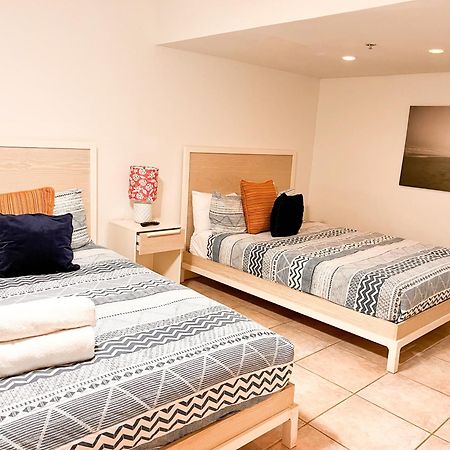 Castle Pavillon 8 Beachfront - Private Beach Access Loft With 2-Story, Pool, Tennis, Free Parking Access Miami Beach Exteriör bild