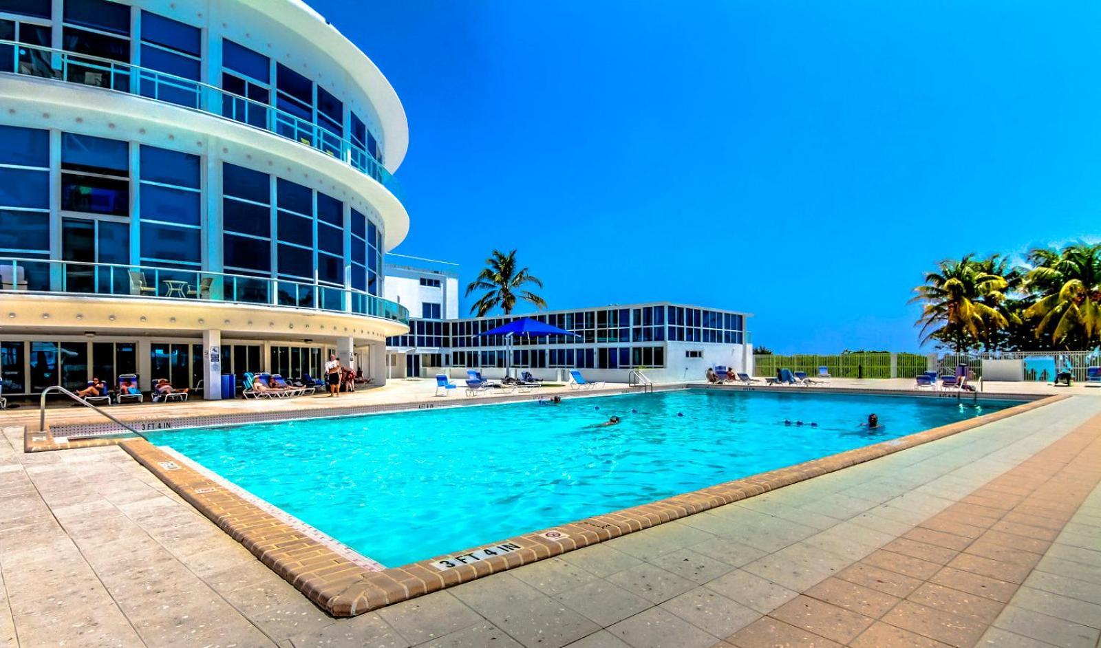 Castle Pavillon 8 Beachfront - Private Beach Access Loft With 2-Story, Pool, Tennis, Free Parking Access Miami Beach Exteriör bild