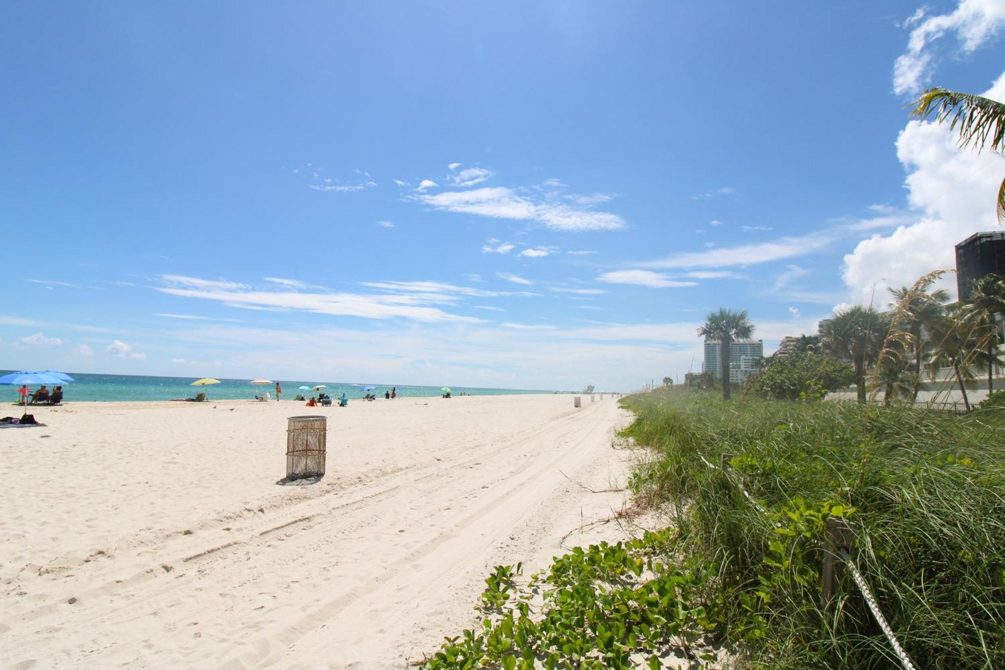 Castle Pavillon 8 Beachfront - Private Beach Access Loft With 2-Story, Pool, Tennis, Free Parking Access Miami Beach Exteriör bild
