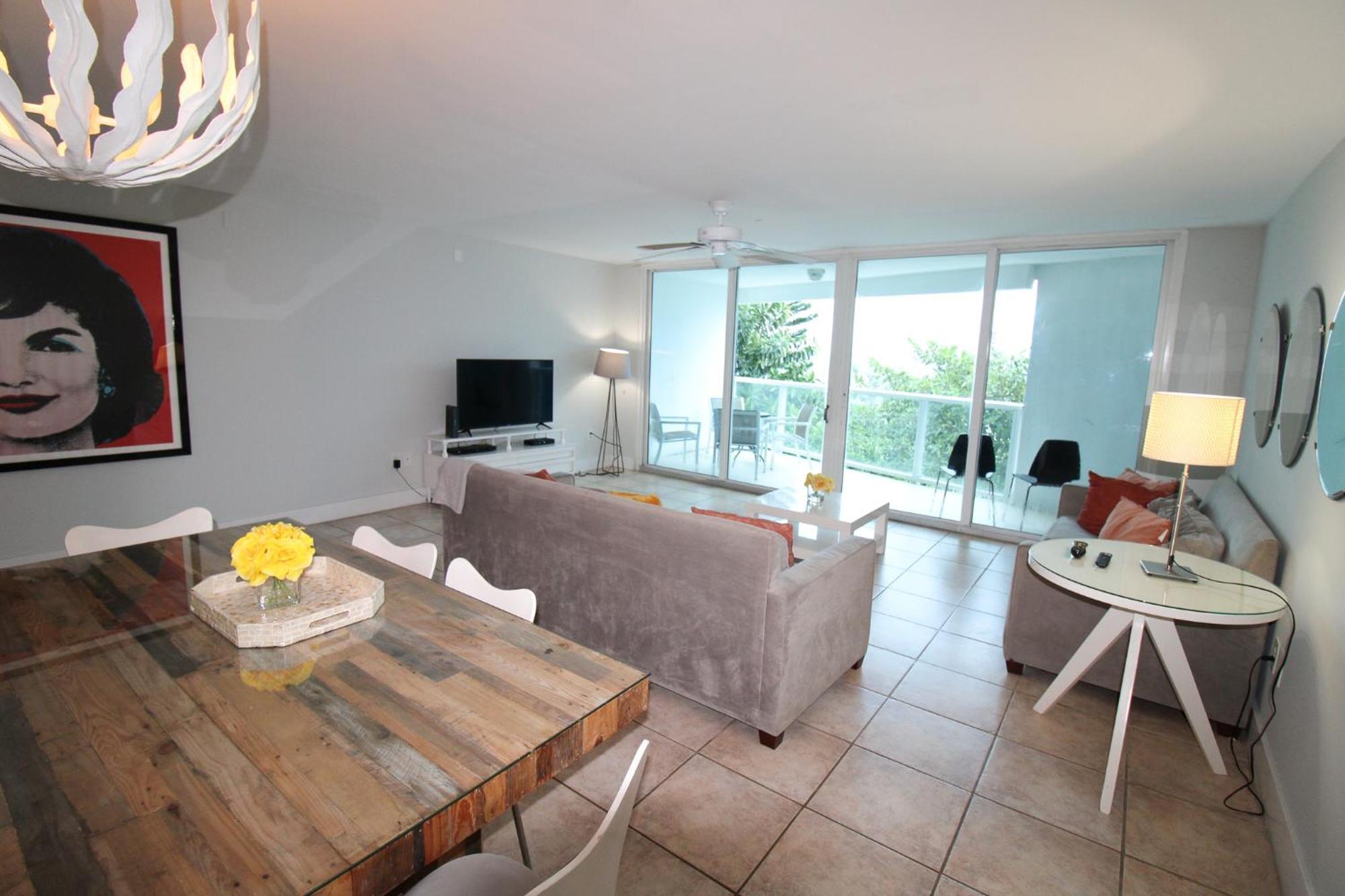 Castle Pavillon 8 Beachfront - Private Beach Access Loft With 2-Story, Pool, Tennis, Free Parking Access Miami Beach Exteriör bild