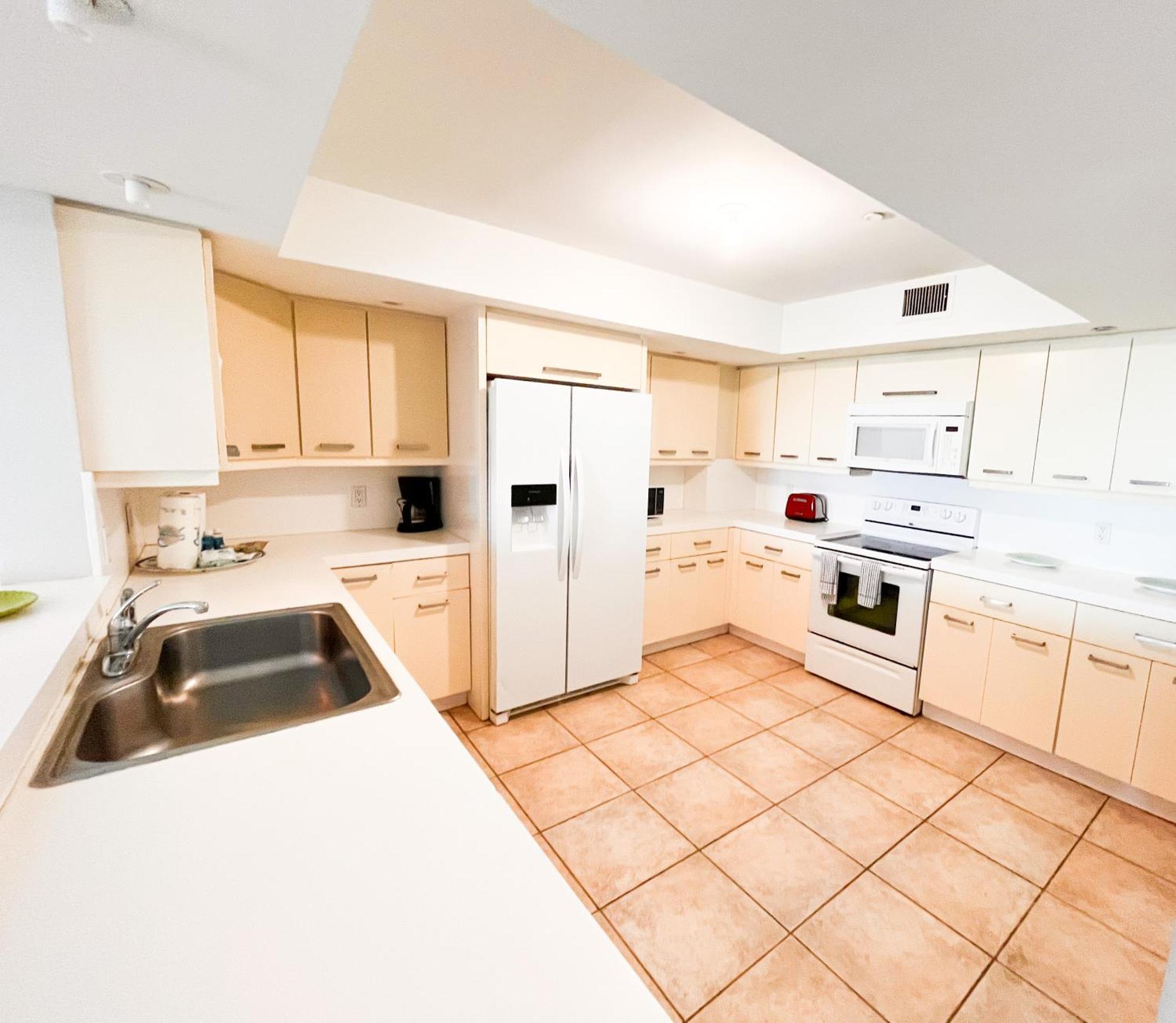 Castle Pavillon 8 Beachfront - Private Beach Access Loft With 2-Story, Pool, Tennis, Free Parking Access Miami Beach Exteriör bild