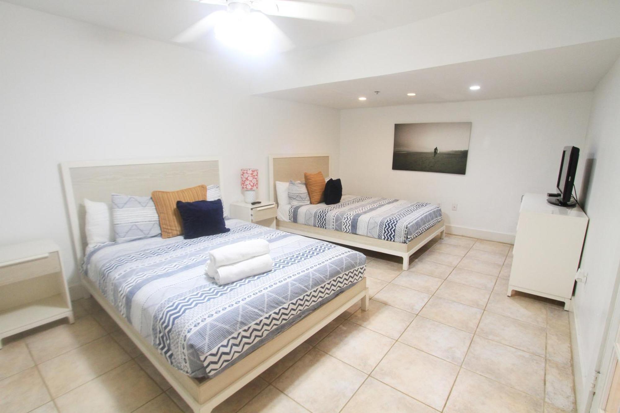 Castle Pavillon 8 Beachfront - Private Beach Access Loft With 2-Story, Pool, Tennis, Free Parking Access Miami Beach Exteriör bild