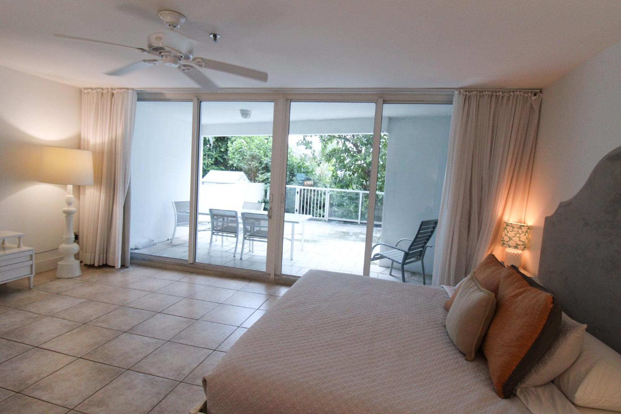 Castle Pavillon 8 Beachfront - Private Beach Access Loft With 2-Story, Pool, Tennis, Free Parking Access Miami Beach Exteriör bild
