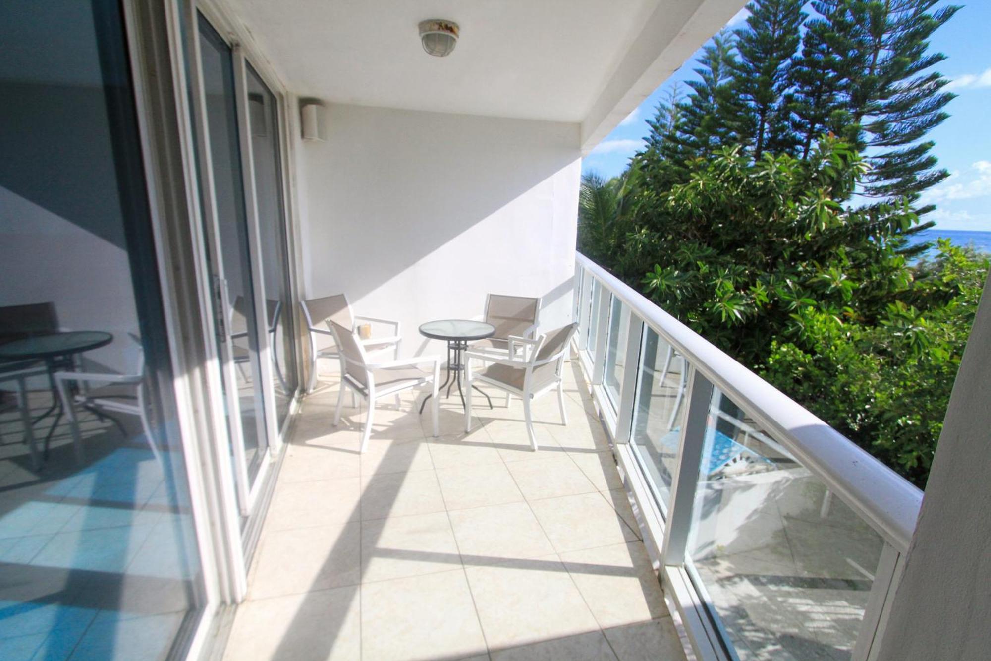 Castle Pavillon 8 Beachfront - Private Beach Access Loft With 2-Story, Pool, Tennis, Free Parking Access Miami Beach Exteriör bild